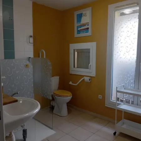 Apartman En Location Saisonniere -equipe Pmr-residence Ile D'or La Londe-les-Maures