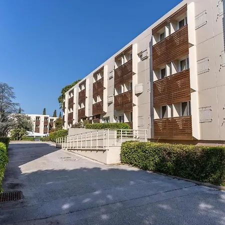Apartman En Location Saisonniere -equipe Pmr-residence Ile D'or La Londe-les-Maures